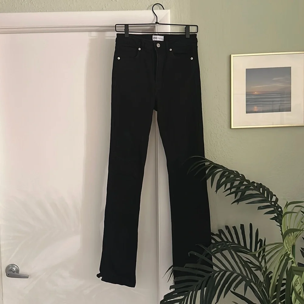 Zara High Rise Split Hem Black Jeans Size 6 | Straight Leg - Picture 3 of 6